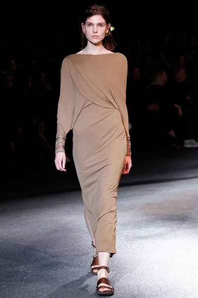 Look 19